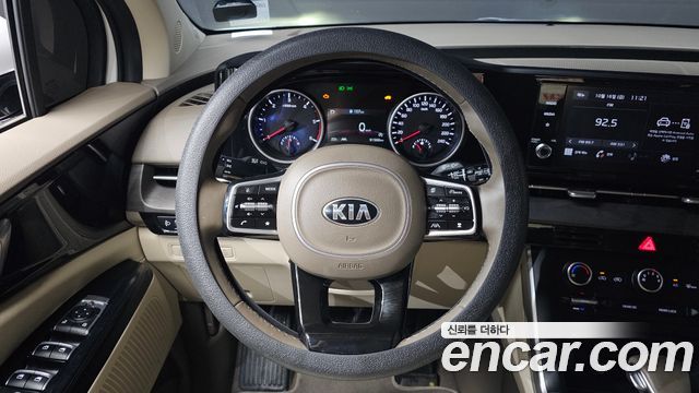 Kia Canival 2021 — photo 14