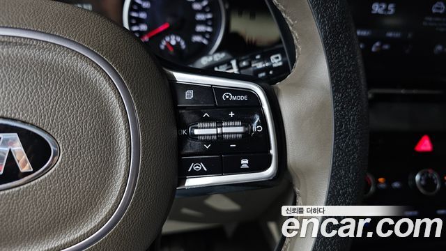 Kia Canival 2021 — photo 15