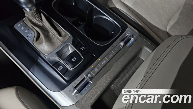 Kia Canival 2021 — photo 18