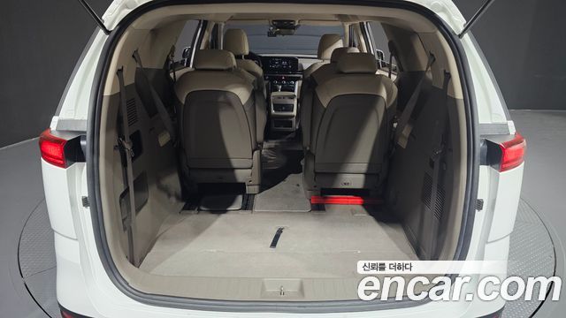 Kia Canival 2021 — photo 20