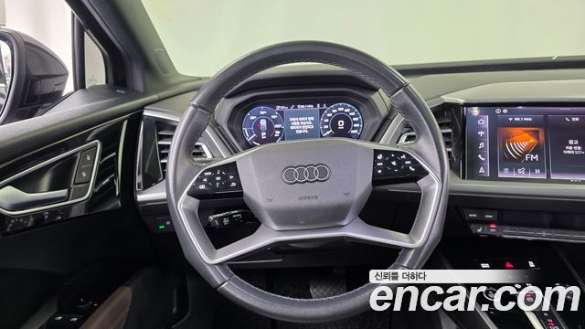 Audi Q4 e-tron 2022 — photo 18