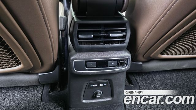 Audi Q4 e-tron 2022 — photo 24