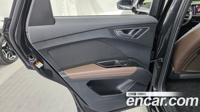 Audi Q4 e-tron 2022 — photo 15