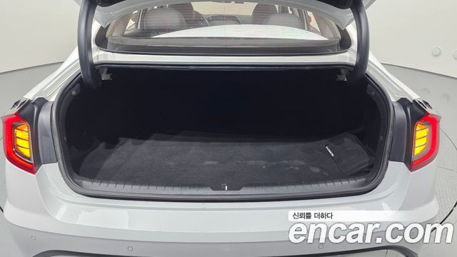Hyundai Sonata 2022 — photo 16