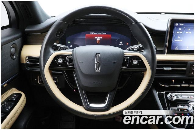 Lincoln Corsair 2022 — photo 12