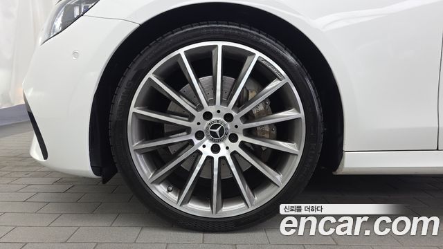 Mercedes-Benz E-Class 2022 — photo 5