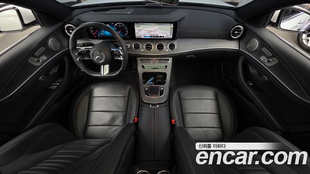 Mercedes-Benz E-Class 2022 — photo 10