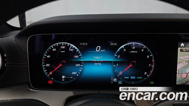 Mercedes-Benz E-Class 2022 — photo 11