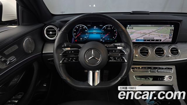 Mercedes-Benz E-Class 2022 — photo 19
