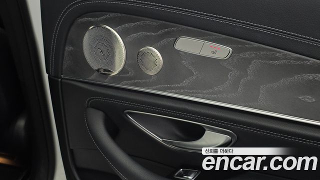 Mercedes-Benz E-Class 2022 — photo 25
