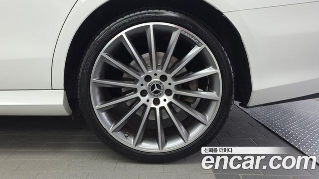 Mercedes-Benz E-Class 2022 — photo 7