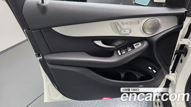 Mercedes-Benz GLC-Class 2019 — photo 14
