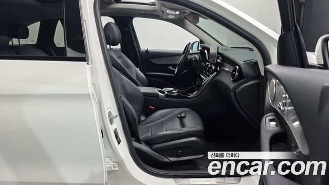 Mercedes-Benz GLC-Class 2019 — photo 16