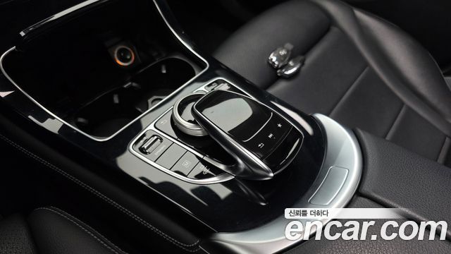 Mercedes-Benz GLC-Class 2019 — photo 30