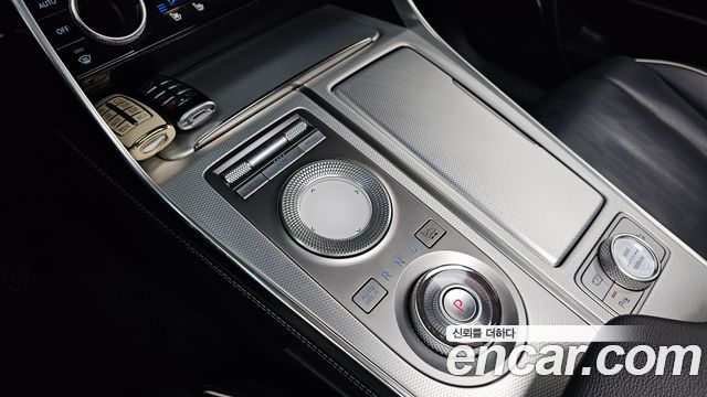Genesis GV80 2020 — photo 12