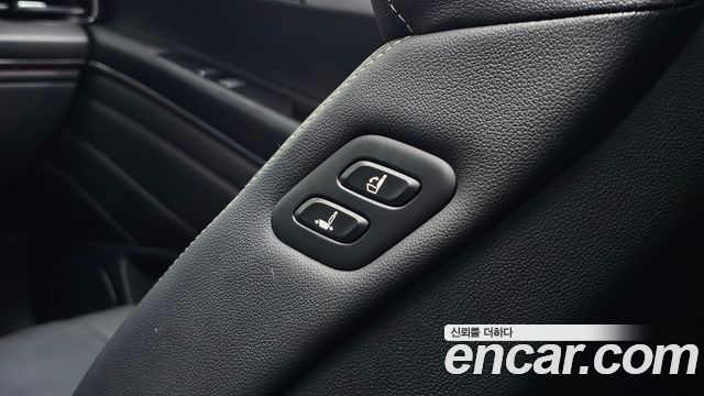 Genesis GV80 2020 — photo 29