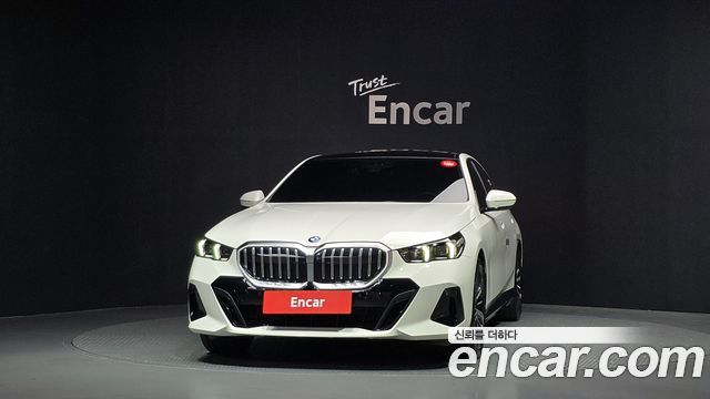 BMW 5-Series 2026 — photo 3