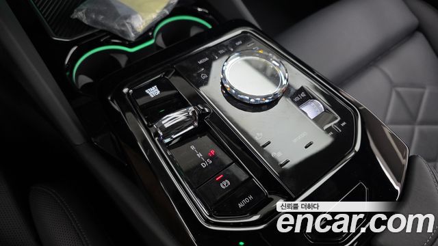 BMW 5-Series 2026 — photo 12
