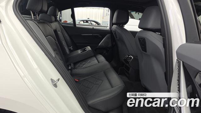 BMW 5-Series 2026 — photo 18