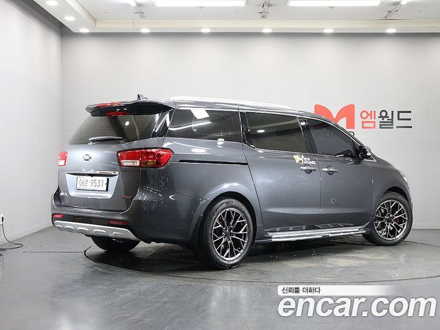 Kia Canival 2017 — photo 3