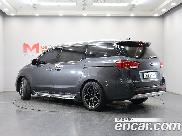 Kia Canival 2017 — photo 4