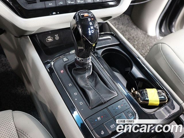 Kia Canival 2017 — photo 10