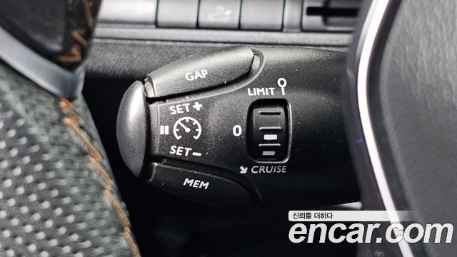 Peugeot 3008 2019 — photo 24