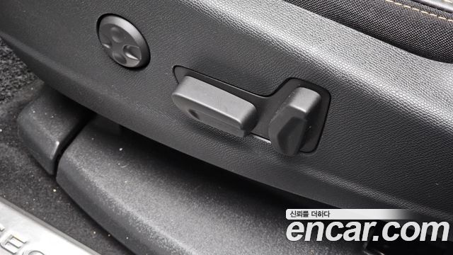 Peugeot 3008 2019 — photo 31