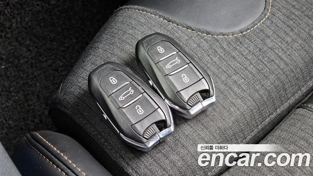 Peugeot 3008 2019 — photo 32