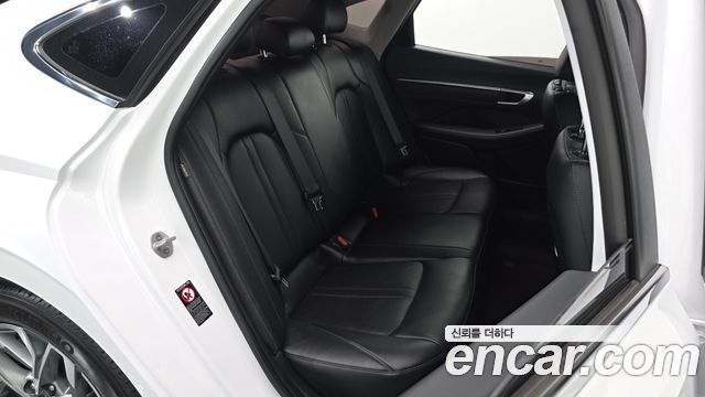 Hyundai Sonata 2023 — photo 17