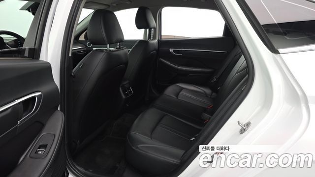 Hyundai Sonata 2023 — photo 18