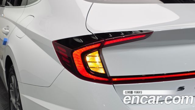 Hyundai Sonata 2023 — photo 9