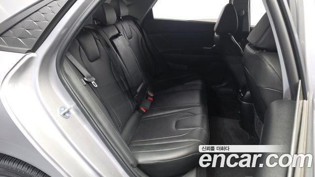 Hyundai AVANTE 2025 — photo 17