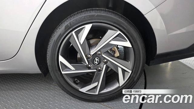 Hyundai AVANTE 2025 — photo 7