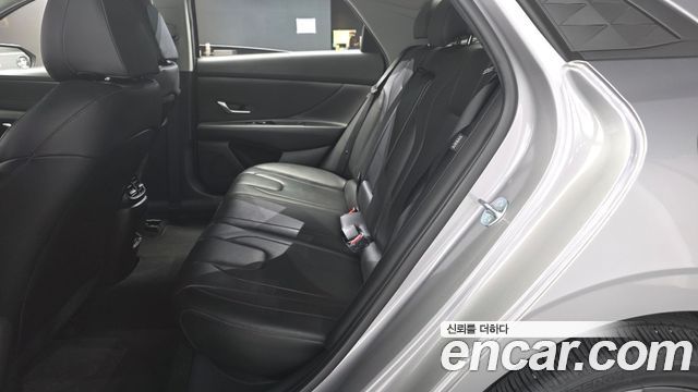 Hyundai AVANTE 2025 — photo 16