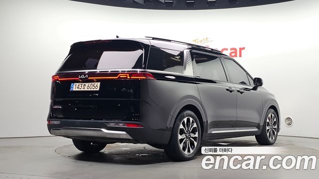 Kia Canival 2022 — photo 2