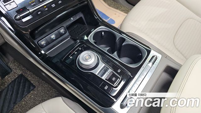Kia Canival 2022 — photo 12