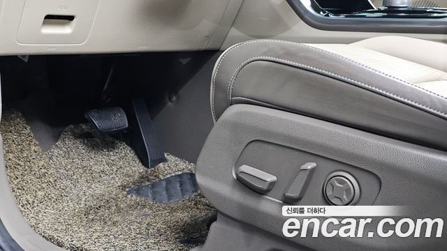 Kia Canival 2022 — photo 20