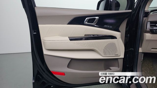 Kia Canival 2022 — photo 14