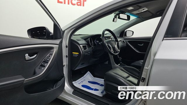Hyundai i30 2016 — photo 10