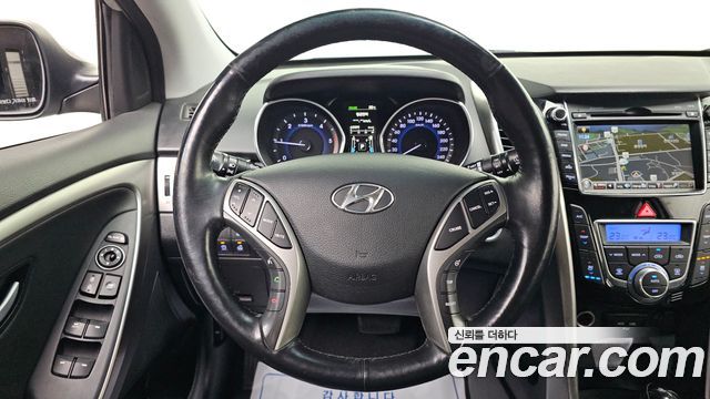 Hyundai i30 2016 — photo 15