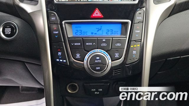 Hyundai i30 2016 — photo 18