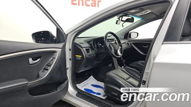 Hyundai i30 2016 — photo 10