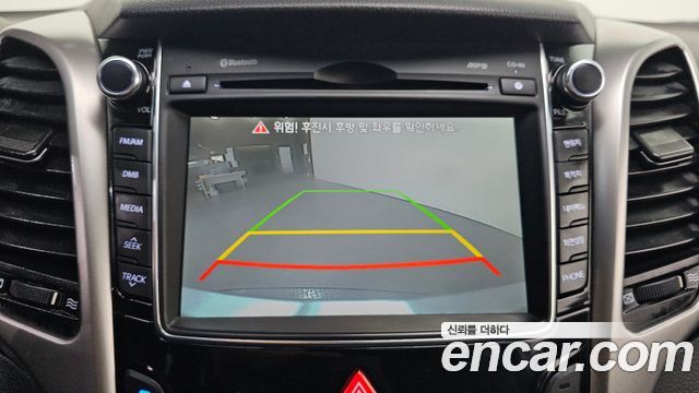 Hyundai i30 2016 — photo 17