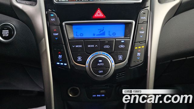 Hyundai i30 2016 — photo 18