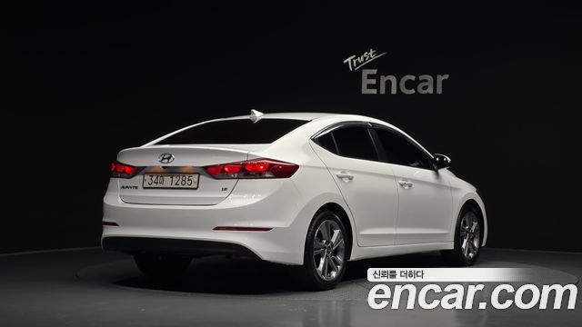 Hyundai AVANTE 2018 — photo 2