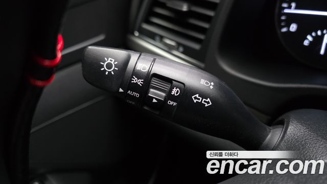 Hyundai AVANTE 2018 — photo 25