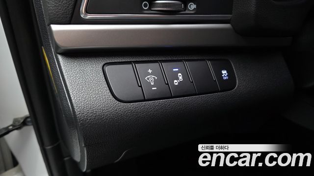 Hyundai AVANTE 2018 — photo 26