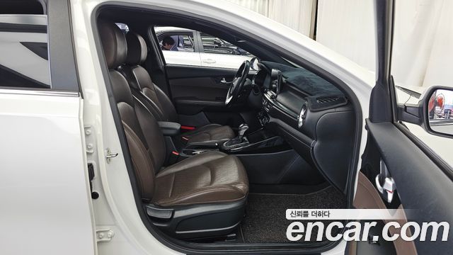 Kia K3 2019 — photo 17