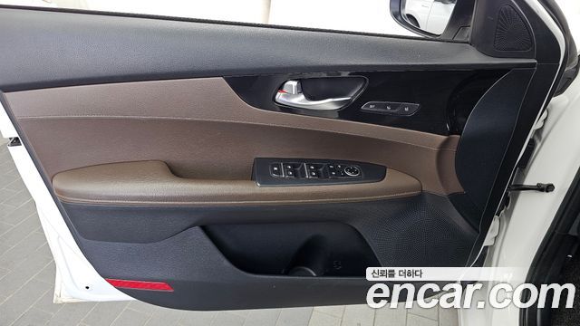 Kia K3 2019 — photo 14